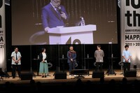 左から伊藤祐毅監督、𠮷村清子、堀田章一プロデューサー、福士裕一郎プロデューサー、木村誠プロデューサー。