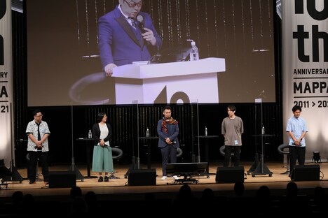 左から伊藤祐毅監督、𠮷村清子、堀田章一プロデューサー、福士裕一郎プロデューサー、木村誠プロデューサー。