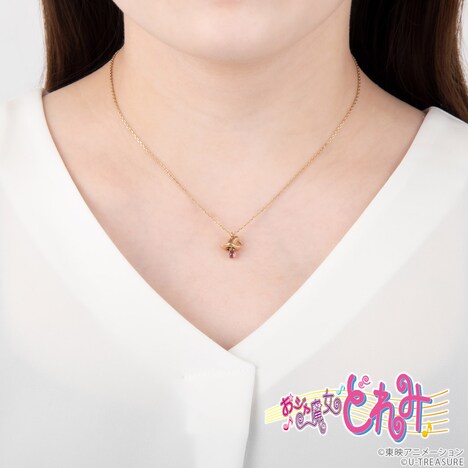 「おジャ魔女どれみ 帽子ネックレス」使用イメージ。