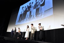 Snow Manからのビデオメッセージに驚いてかがみ込んでしまうラウール。