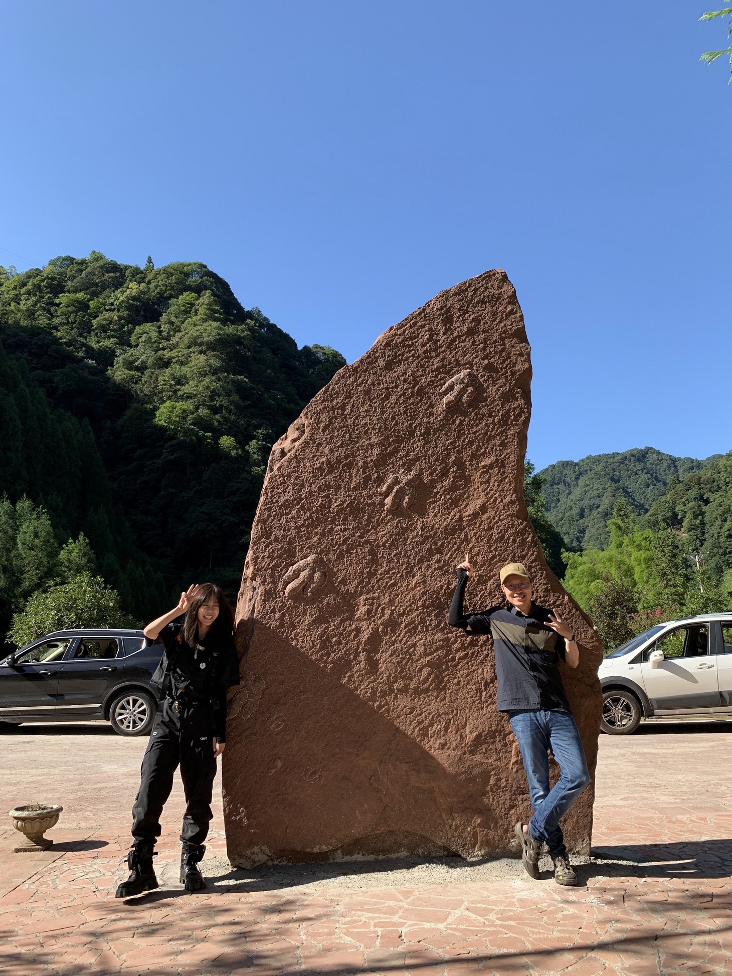 シン准教授（右）と助手 画像提供：シン准教授