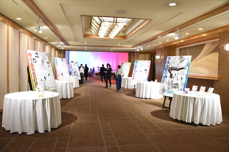 第44回・第45回講談社漫画賞の贈呈式の様子。