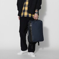 「カウボーイビバップ」をモチーフにしたバックパックの使用イメージ。