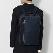 「カウボーイビバップ」をモチーフにしたバックパックの使用イメージ。