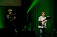 「SK∞ エスケーエイト 愛の仮面舞踏会（マスカレード）」生アフレコの様子。