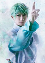 赤澤燈扮するリボンズ・アルマーク。