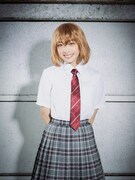 花瀬琴音扮する橘日向。