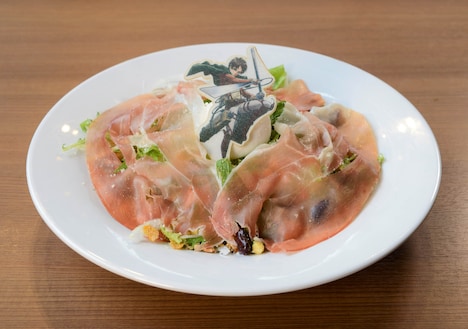 「エレンが削ぎ落した超大型巨人のほほ肉サラダ」