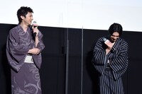 左から山田裕貴、吉沢亮。