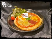 「東京卍曾 5種のピザ」