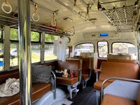 「廃バスに住む」実写PVのオフショット。