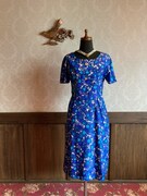 カラフルブティックモアのワンピース。