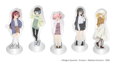 コラボビジュアルを使用したアクリルスタンド。