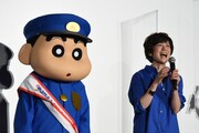 野原しんのすけと小林由美子。