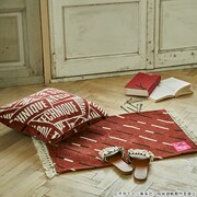 「釘崎野薔薇 モデル」のクッションカバーとミニラグのイメージ。