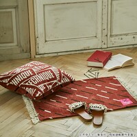 「釘崎野薔薇 モデル」のクッションカバーとミニラグのイメージ。