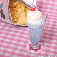 「きんぎょ注意報！ ぎょぴちゃんクリームソーダグラス&コースターセット」
