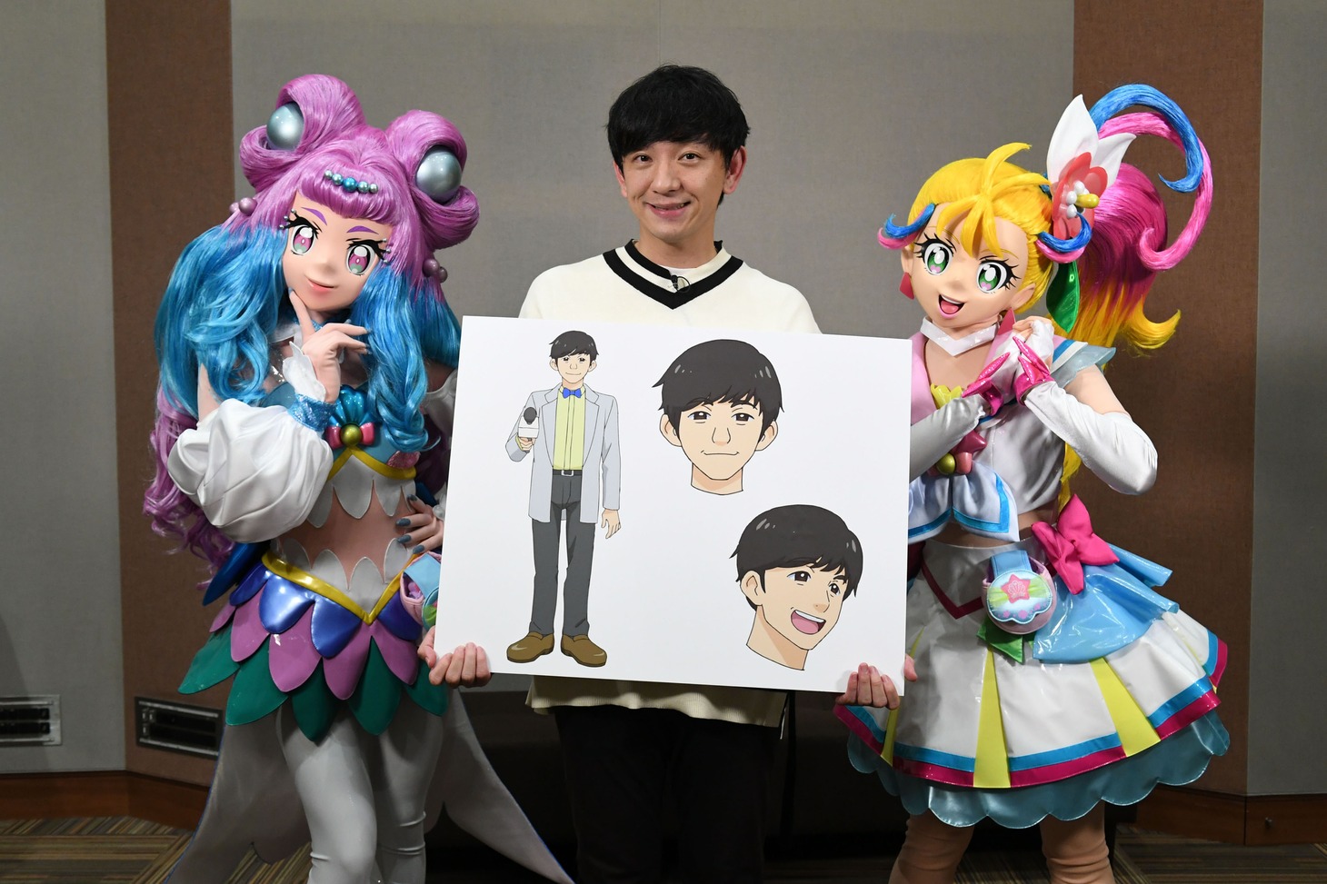 左からキュアラメール、向井慧、キュアサマー。