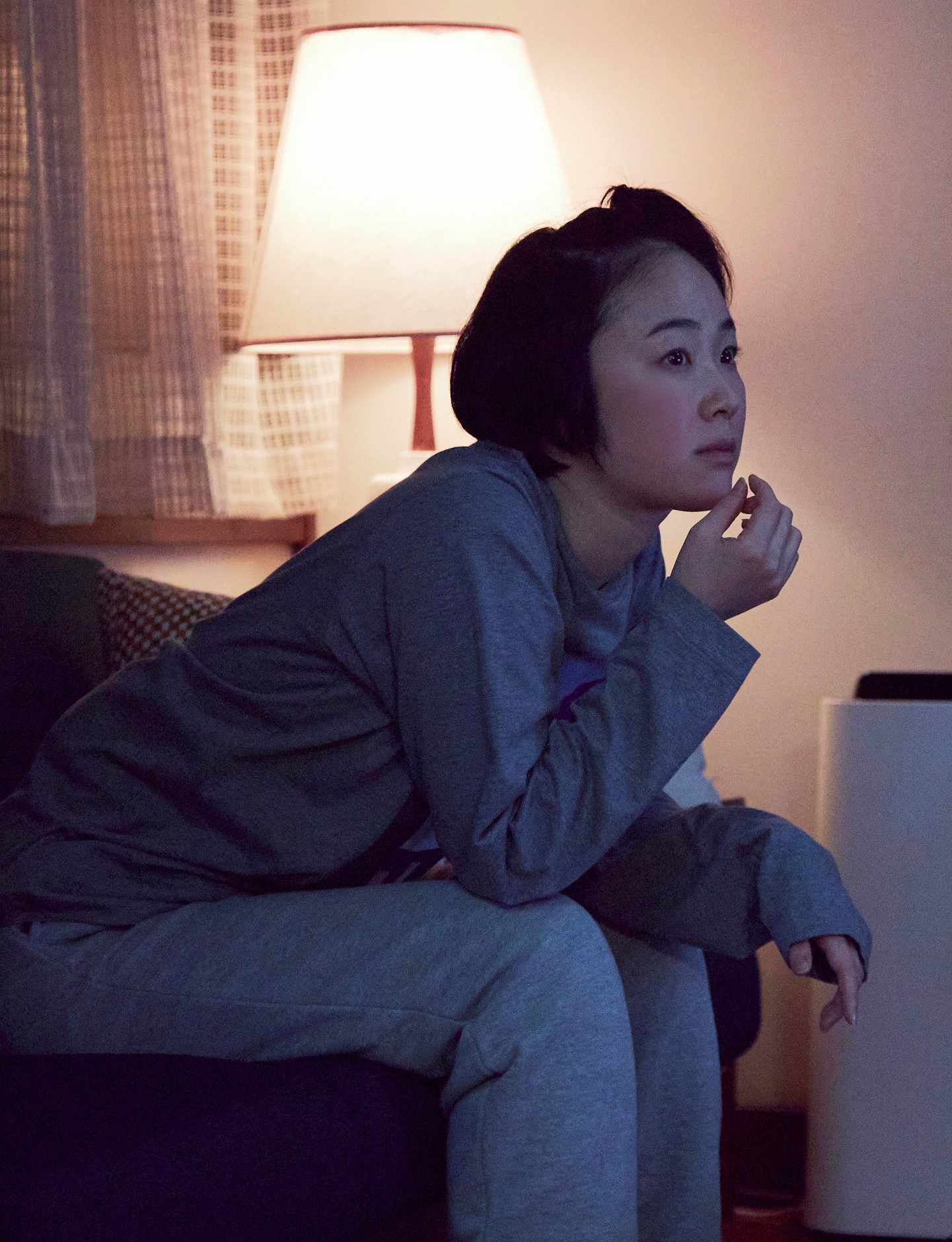 黒木華扮する白井ちはる。(c)テレビ東京