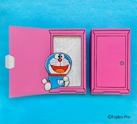 「【 ドラえもん 】 箱入りマスク 24枚入り どこでもドア ピンク」