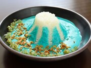 「青い富士山カレー」