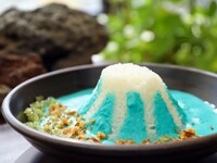 「青い富士山カレー」