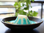 「青い富士山カレー」