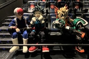 劇場アニメ「僕のヒーローアカデミア THE MOVIE ワールド ヒーローズ ミッション」“4D WORLD SMASH上映を体験する轟焦凍、緑谷出久、爆豪勝己。
