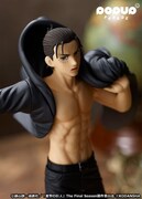 「進撃の巨人」エレンのフィギュアがお手頃価格で、上着を羽織る印象的なシーンを再現