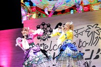 おしゃまトリックス。左から歩堂デヴィ役の山北早紀、明日香ルゥ役の澁谷梓希。