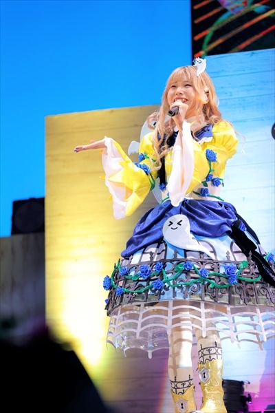 明日香ルゥ役の澁谷梓希。