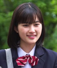 井頭愛海演じる小川こずえ。