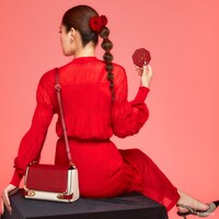 「『ディズニー ツイステッドワンダーランド』コレクション エールショルダーバッグ【ハーツラビュル寮】」