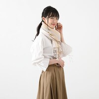 「夏目友人帳 モデル ストール」着用画像。