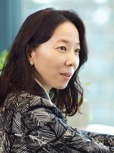 平岩紙扮する東海林明日美。(c)テレビ東京