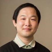 こびナビ副代表・峰宗太郎氏。名古屋大学医学部卒。米国国立研究機関博士研究員(病理学、ウイルス学、免疫学)。