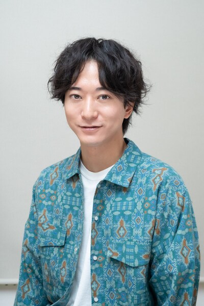 深澤馨役の浅香航大。