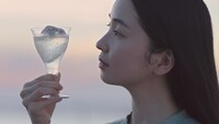 「酔わないウメッシュ『梅酒より好き』篇」より。