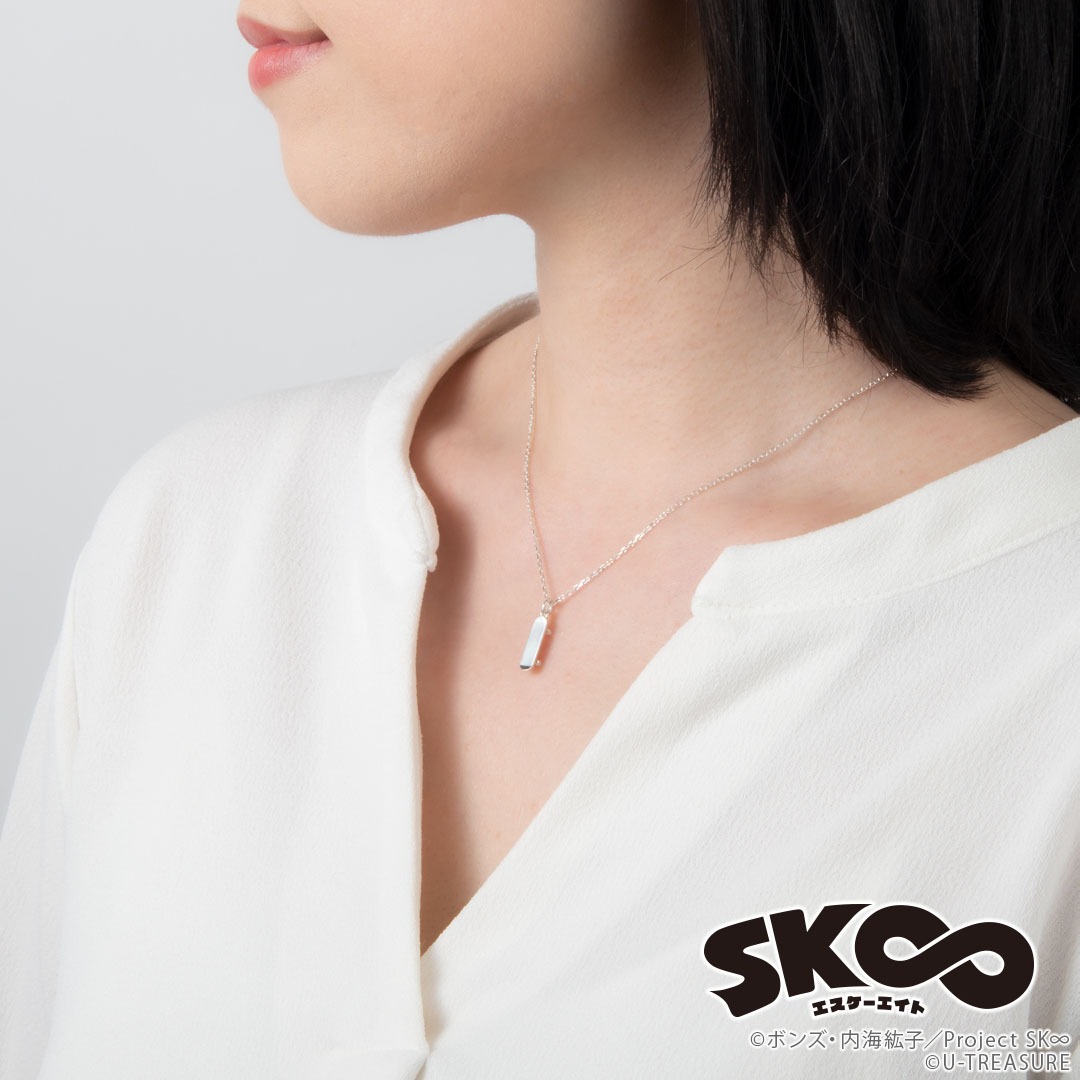 ネックレスの着用例。