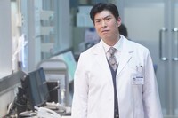 高嶋政宏が演じる灰島将人。