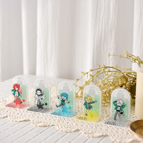 「美少年探偵団」とビィズニィズのコラボによるアクリルジオラマ。