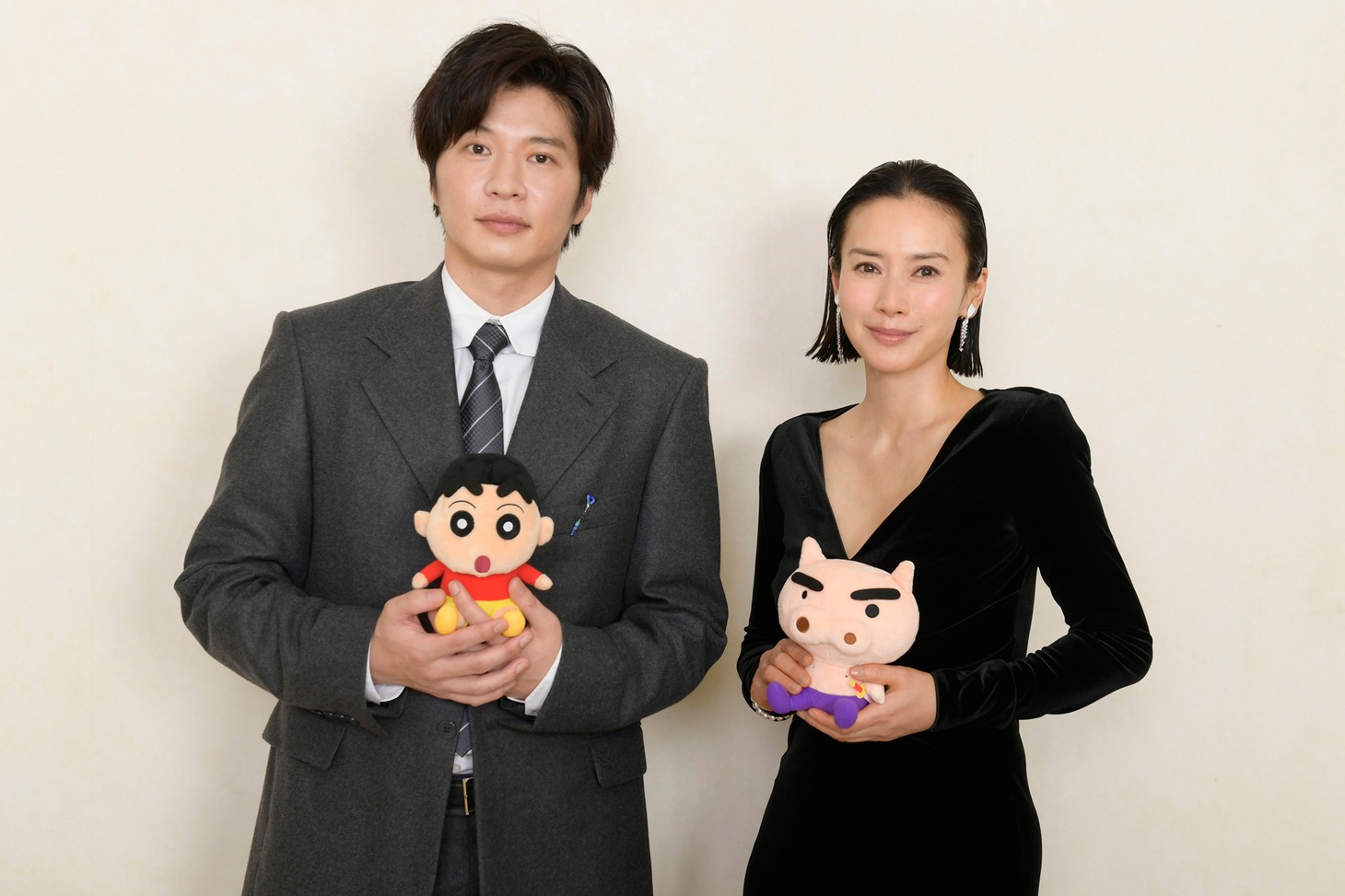 左から田中圭、中谷美紀。