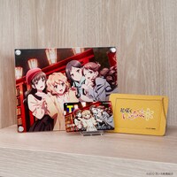 「応援型Tカード（花咲くいろは）」とグッズ。