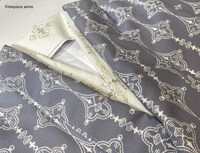 百葉堂の小紋百葉松縞（銀鼠白抜き）、刺繍半襟十字繋ぎ。