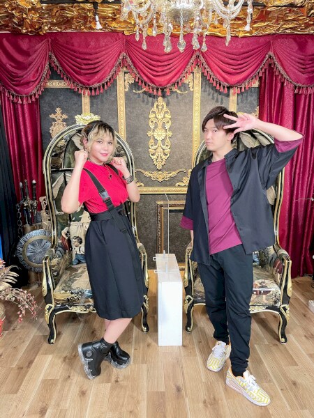 左からファイルーズあい、山下誠一郎。