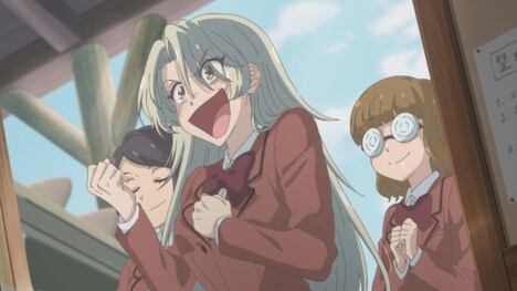 TVアニメ「やくならマグカップも 二番窯」第1話の場面カット。