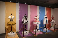 「魔法少女まどか☆マギカ10（展）」の様子。