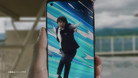 テレビCM「『なりきり鍛錬』篇」より。