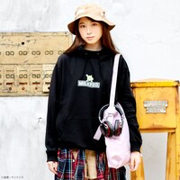 「STRICT-G MILKFED.『機動戦士ガンダム』パーカー ハロ バックロゴ柄」着用イメージ