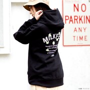 「STRICT-G MILKFED.『機動戦士ガンダム』パーカー ハロ バックロゴ柄」着用イメージ